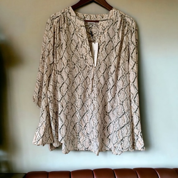 Calvin Klein Snake Print Blouse Size 3X - Picture 6 of 11